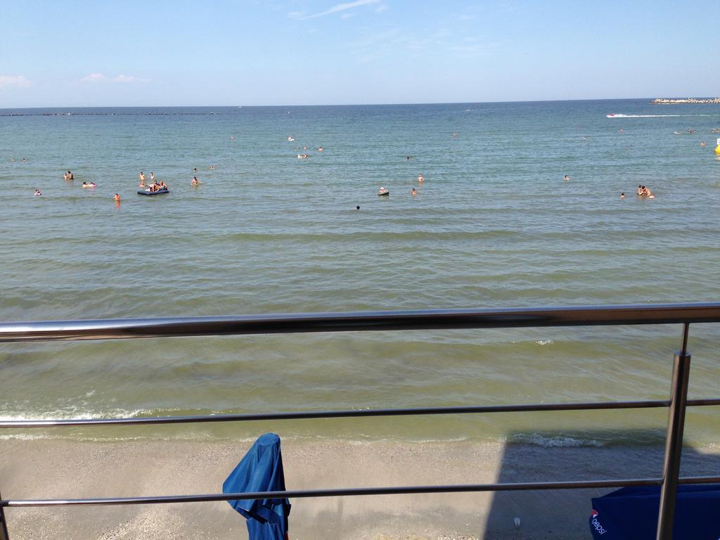Hotel Promenada Mamaia Exterior foto