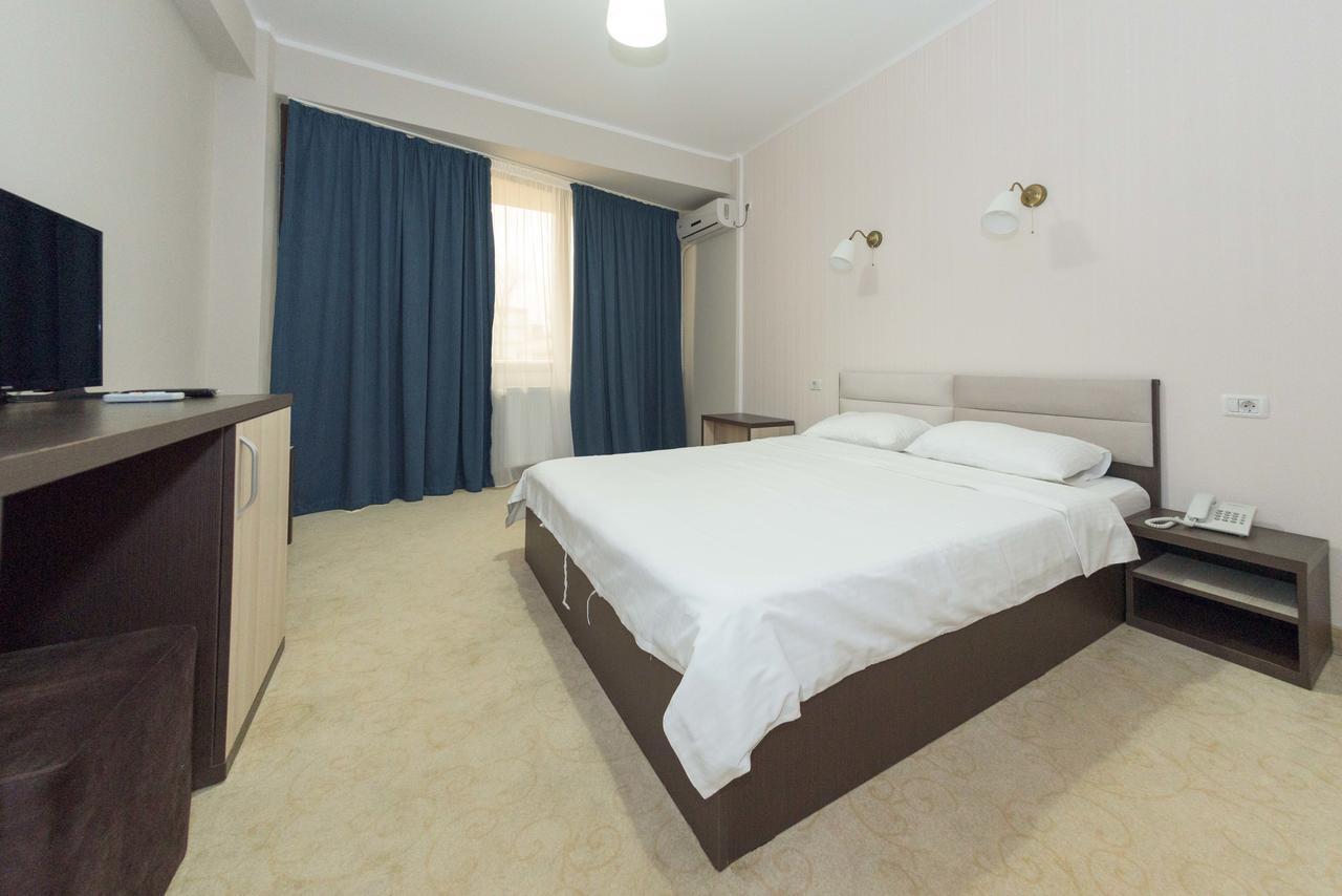 Hotel Promenada Mamaia Exterior foto